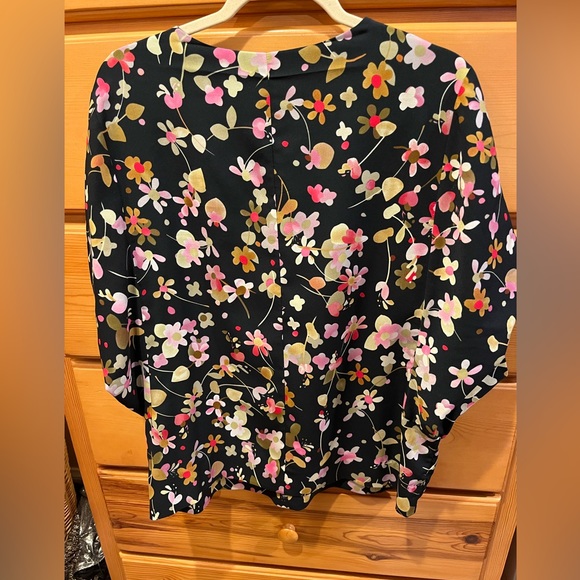Cabi Navy Floral Top - Picture 4 of 4